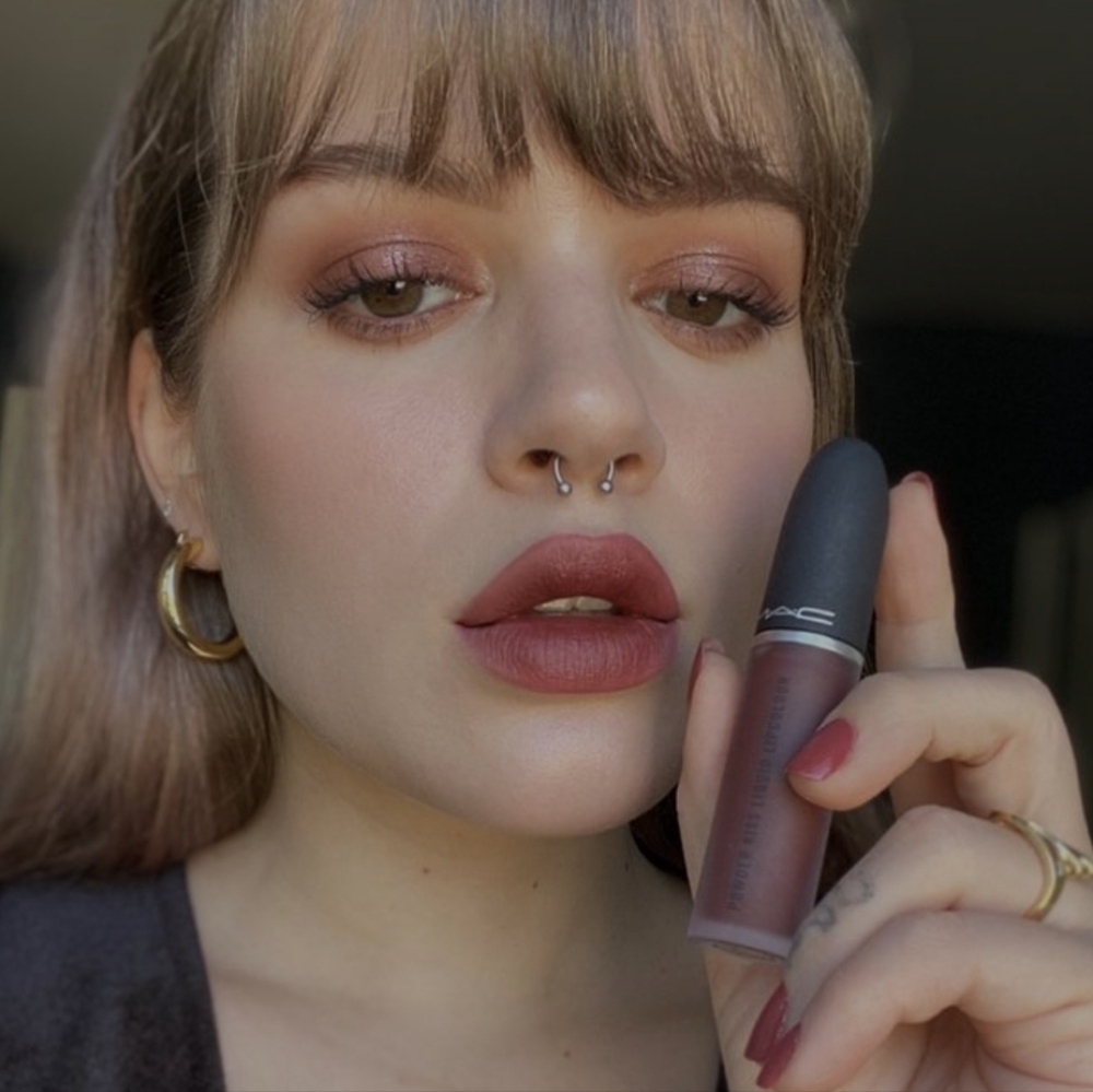 ❇️🧚‍♀️PRETTY PLEATS! Mac Powder Kiss Liquid Lipstick NWT